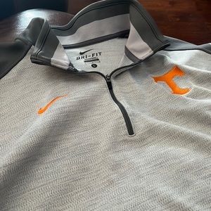 Men’s Tennessee Nike quarter zip size Large - gray
